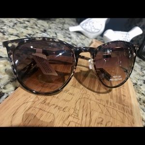 Sunglasses Banana Republic